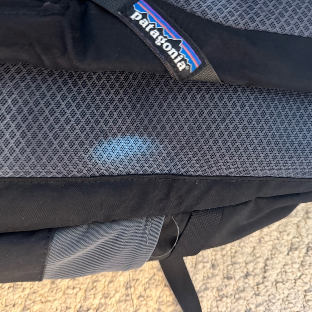 Black & Grey Patagonia Chacabuco 32L Unisex Large Backpack - Picture 8 of 8